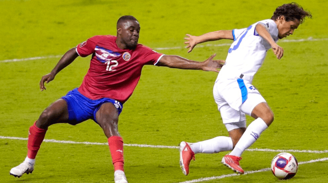 Enrico estuvo en la derrota de El Salvador ante Costa Rica por las Eliminatorias.