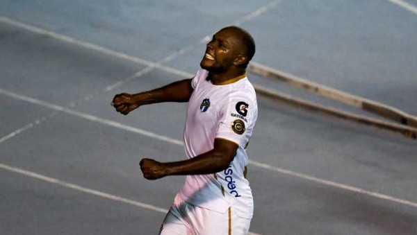 Juan Anangonó jugador de Comunicaciones