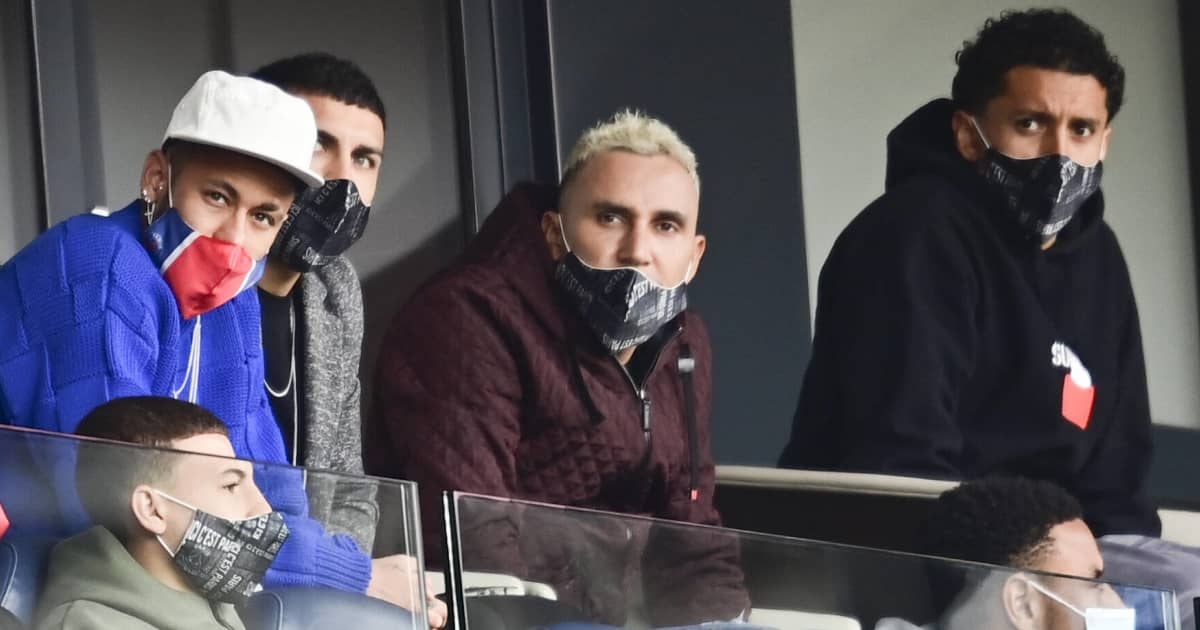 Keylor Navas en las gradas del Parque de los Príncipes