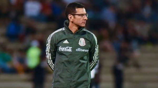 Jimmy Lozano dirigiendo a la Selección Olímíca de México