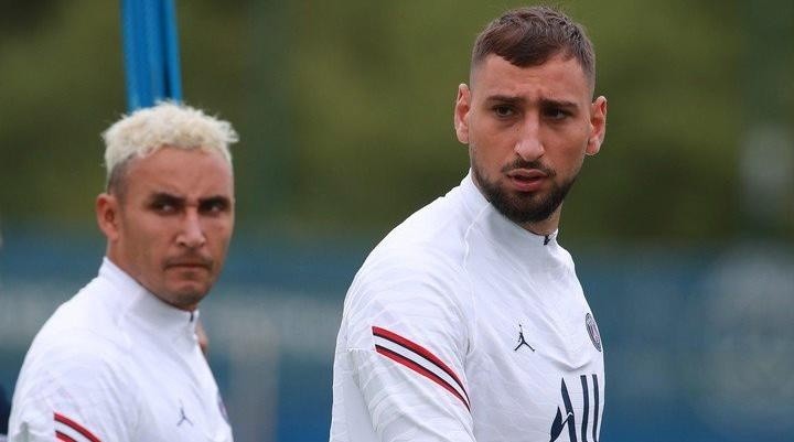 Donnarumma está por delante de Navas en la cabeza de Pochettino.
