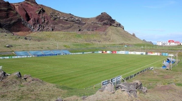 La cancha ubicada en Hasteinsvollur, Finlandia, en la que juega el Íþróttabandalag Vestmannaeyja (Fuente: Wikipedia)