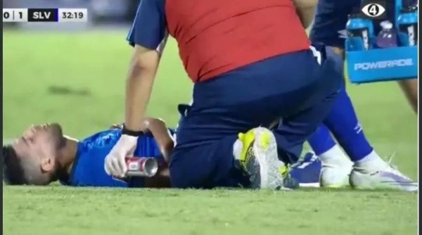 Nelson Bonilla tuvo que salir por una molestia muscular. (El Gráfico)