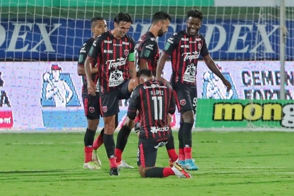 Bryan Ruiz es un pilar fundamental en este Alajuelense.