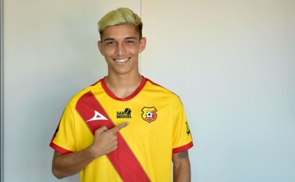 Kenneth Vargas con Herediano (Foto: CR Hoy)