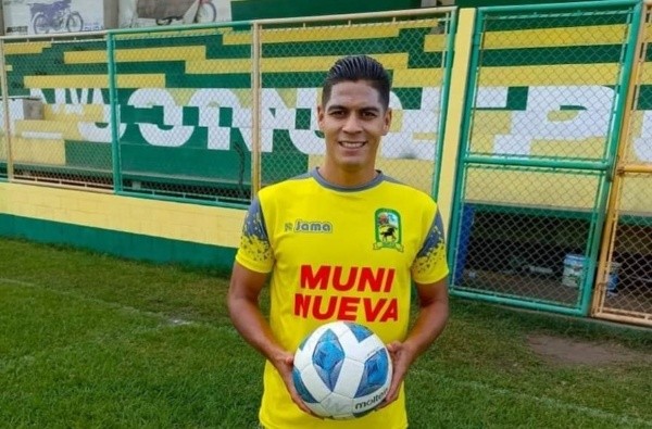 Jonathan Muñoz, lateral de Nueva Concepción (Foto: Periódico El Escuintleco)