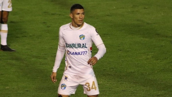 Kévin López, nacido en Honduras, con Comunicaciones (Foto: ESPN)