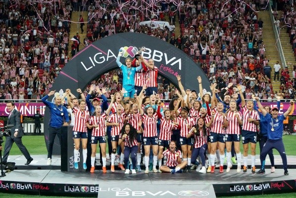 Chival femenil campeonas del Clausura 2022 de la Liga MX (Foto: Chivas)