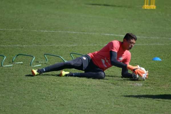 Alexander Lezcano es el guardameta que quiere llevarse Saprissa.