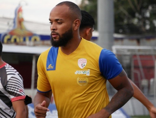 Arboine llega procedente de Santos.