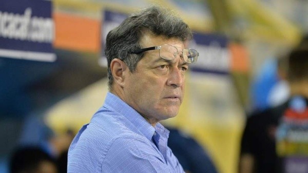 Hugo Pérez es el actual entrenador de El Salvador.