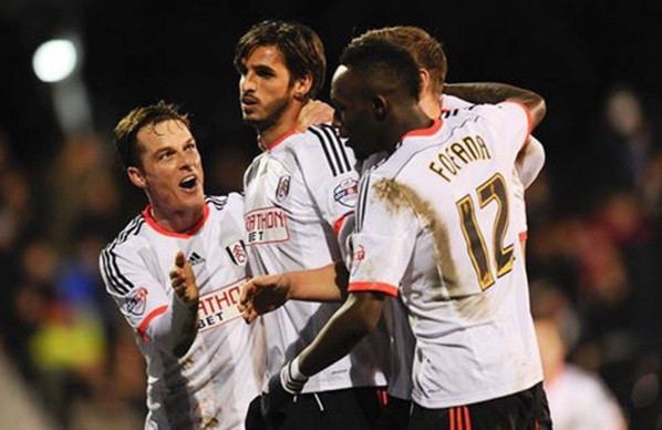 Bryan Ruiz siendo protagonista en Fulham.