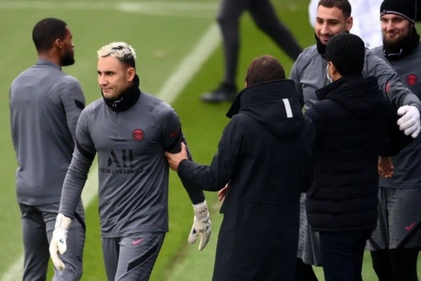 Keylor Navas está frustado por ser suplente en el PSG.