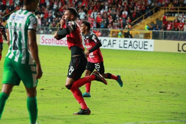(Alajuelense)