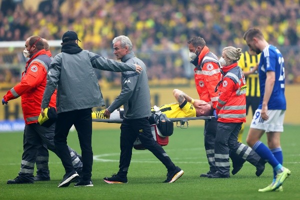 Marco Reus se retira lesionado con elBorussia Dortmund / Getty