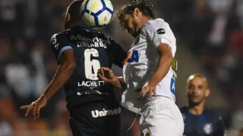 El costarricense promedia menos de media hora de juego con Santos
