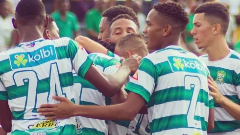 Por “maltrato físico y verbal”, jugador líder del Limón FC se va del equipo