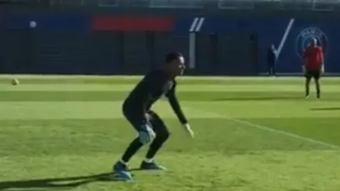 Las atajadas de Keylor Navas en su primer entreno con PSG