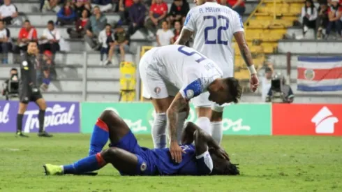 Costa Rica volvió a decepcionar, pero se clasificó con un empate 1-1 contra Haití